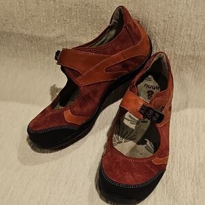Ahnu Russet Red and Orange Mary Jane Shoes Size 10